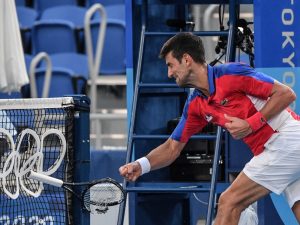 Nadal cho rằng Novak Djokovic không nên giận dữ